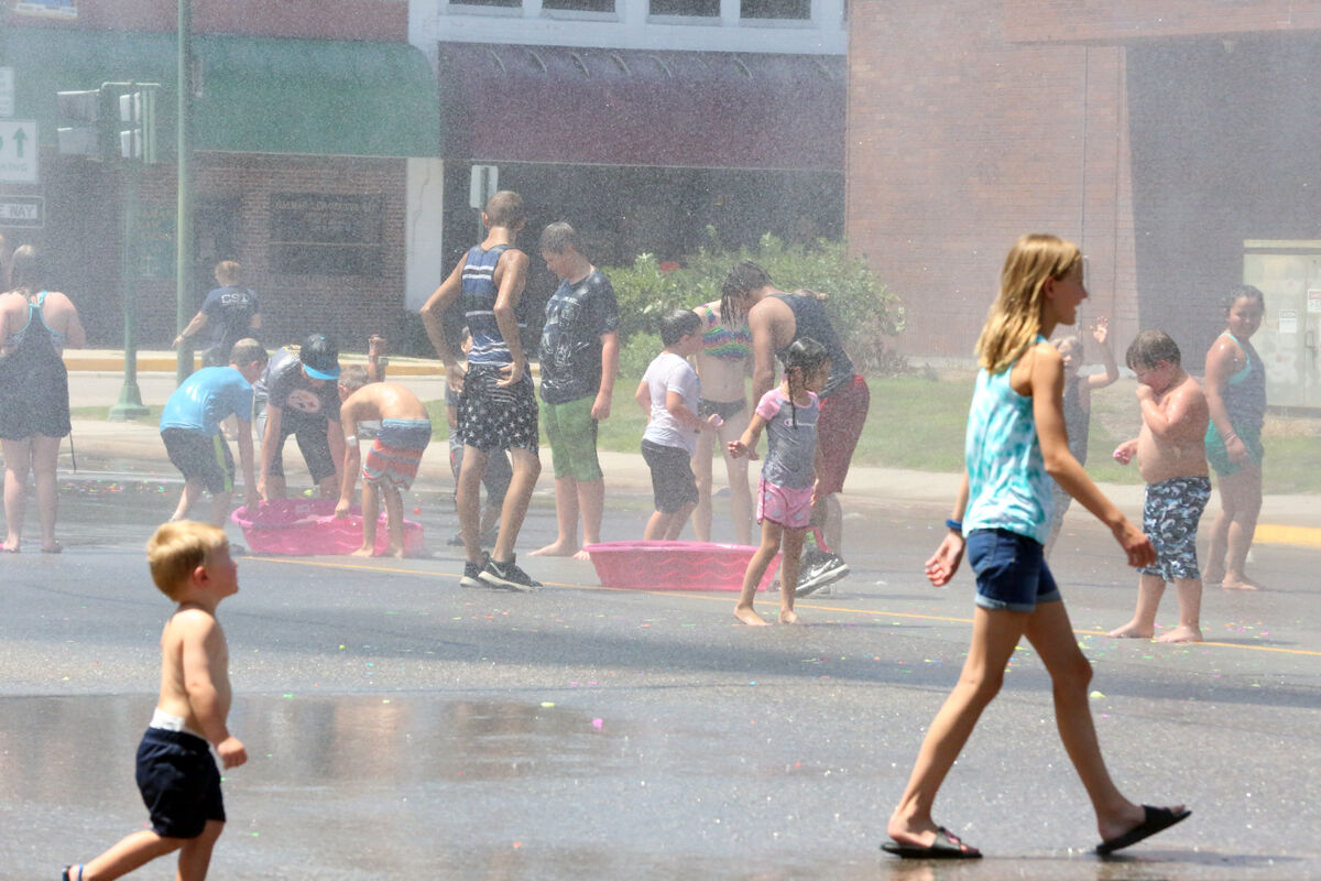 Balloon Days Water Fight (5).jpg